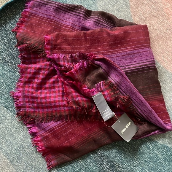 NWT Eddie Bauer Two Tone Plaid Fringe Layering scarf - Picture 4 of 11